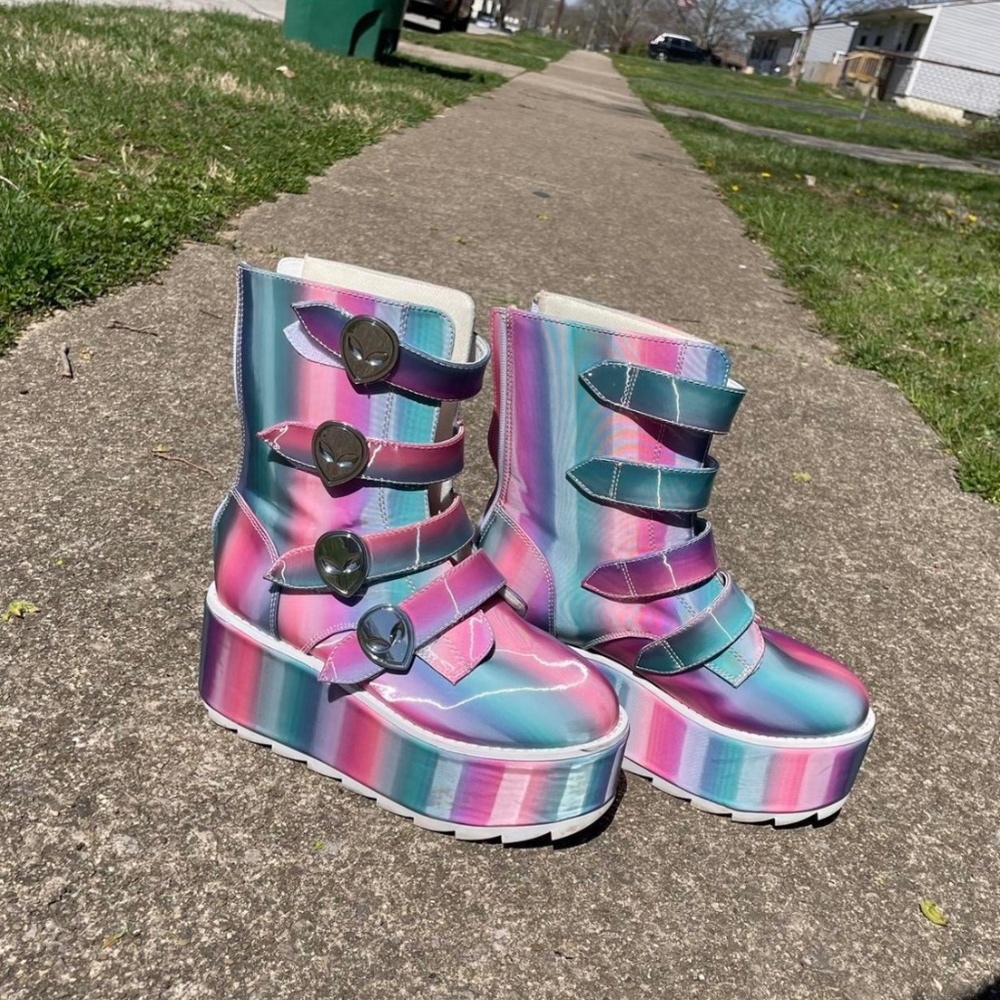 YRU Platform Boots